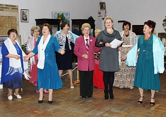 Победители конкурса, посвященного 100-летию со дня рождения А.Калинина получили свои дипломы.