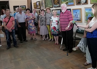 Выставка «Малая родина – большая любовь» Александра Докшина украсила залы Шахтинского музея.