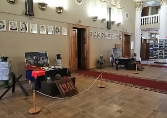 Традиционная выставка в театре ко Дню освобождения города Шахты